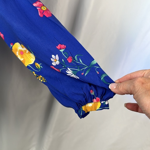 Old navy Royal blue floral print split neck top with long sleeves. - Picture 8 of 12